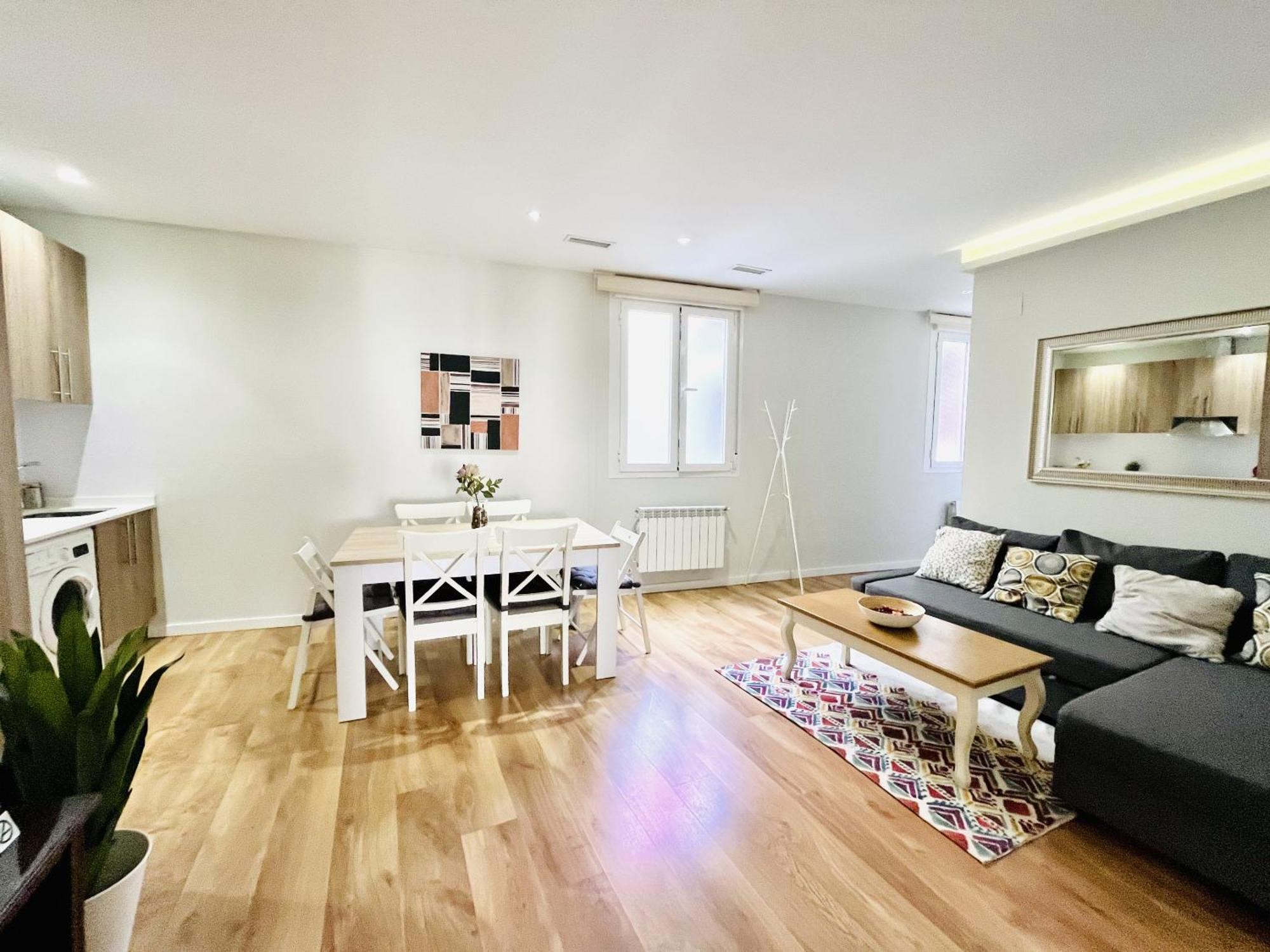 Dplace To Be - Luxury Apartment In Historic Center Madrid Bagian luar foto
